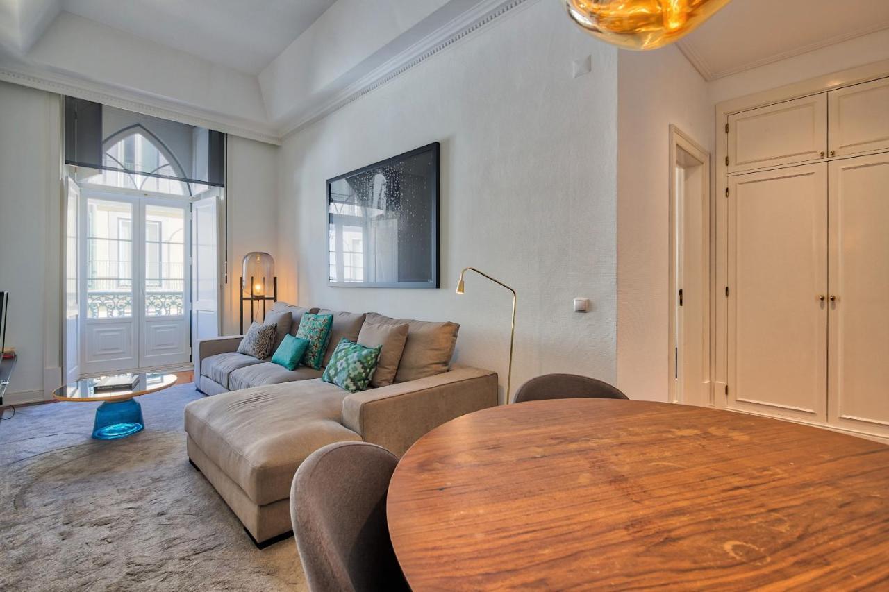 Apartment Nomad's Fine Arts In Chiado Lissabon